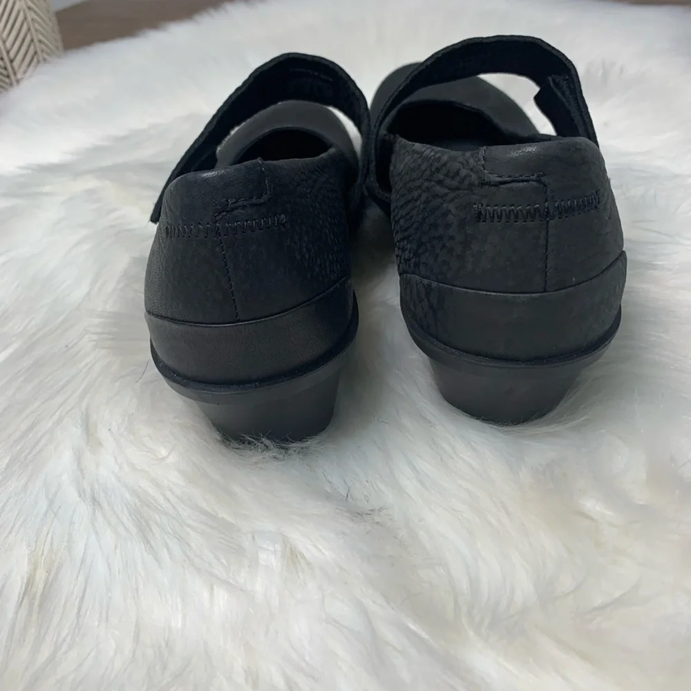 Black Women's Mary Jane Comfort Flats - Brand Unspecified